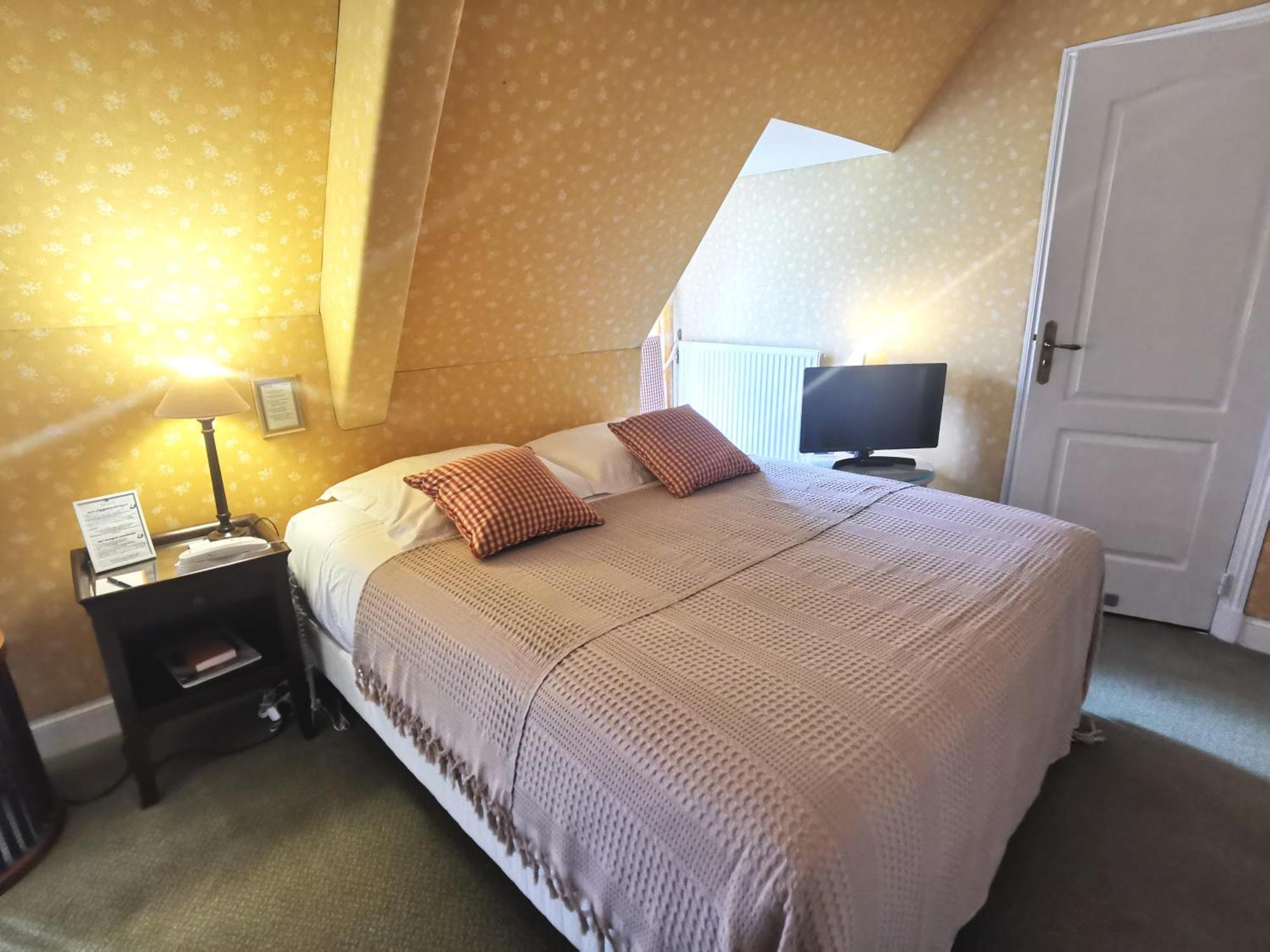 Grand Hotel "Chateau De Sully" - Piscine & Spa -Teritoria Sully  Esterno foto